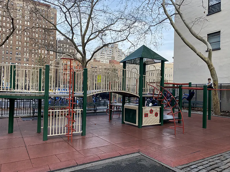 マンハッタントイManhattanToyPlaygroundAdventure Amazon.com: Manhattan Toy Playground Adventure Wooden